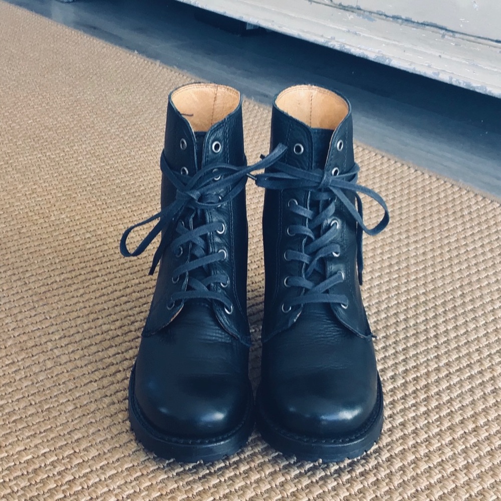 FRYE SABRINA 6-G size 7
